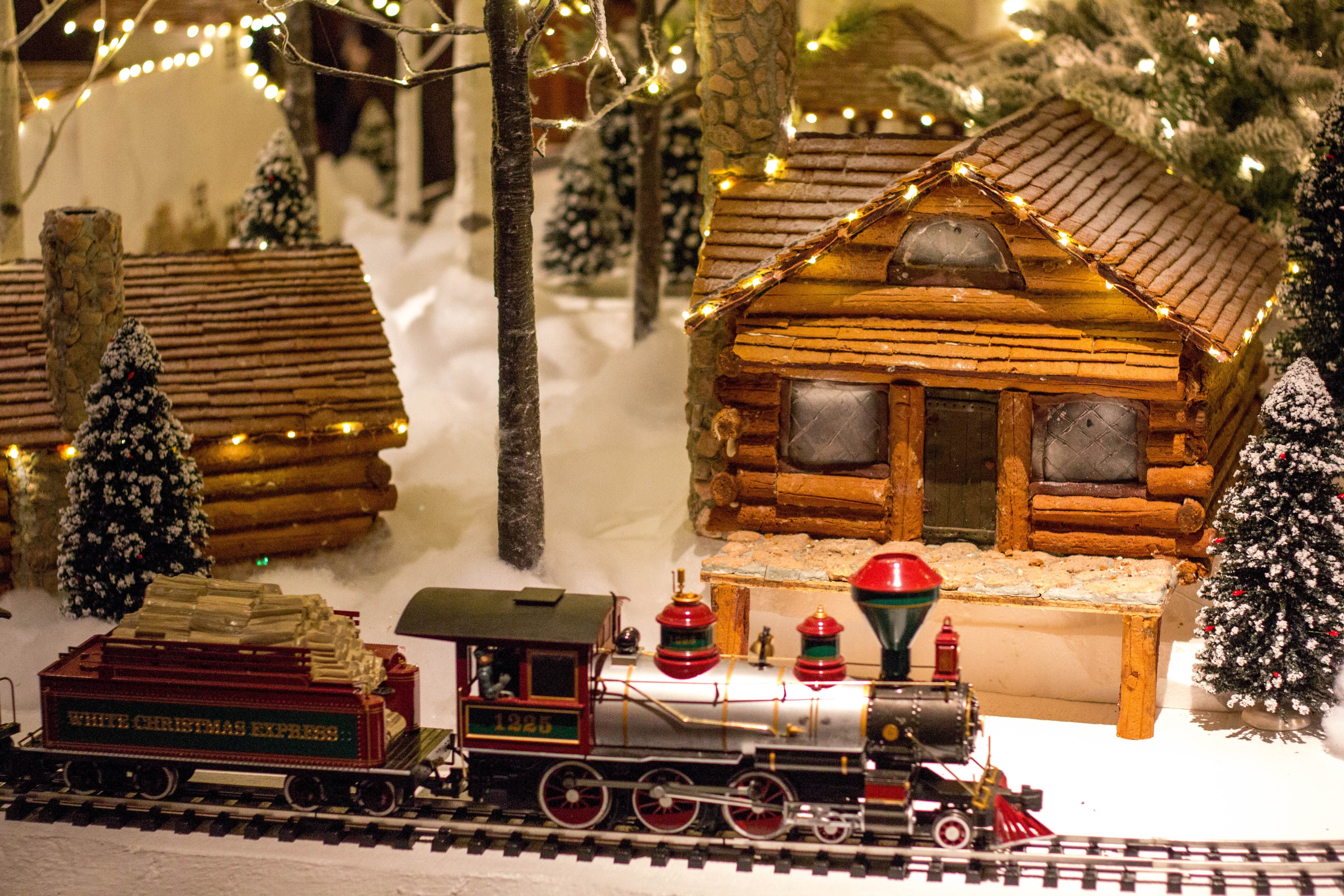 Holiday Model Trains